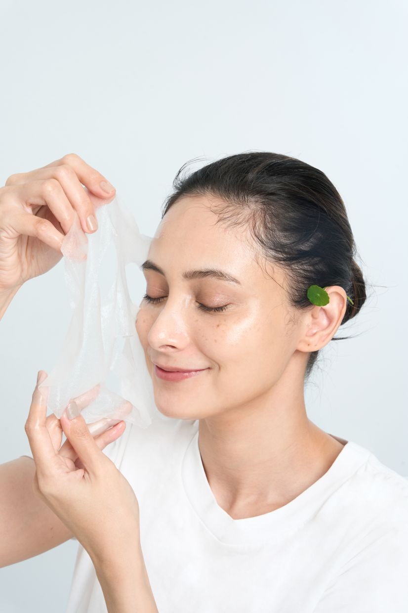 Treat your skin to masks that give your skin more intense hydration, once a week. Photo: Lumi Beauty