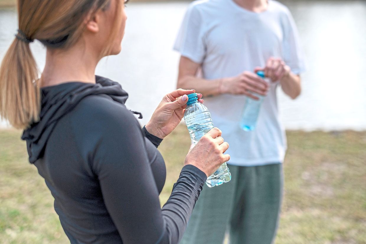 Insidious impact: Opening a bottle’s screw cap releases 500 microplastic particles per turn.