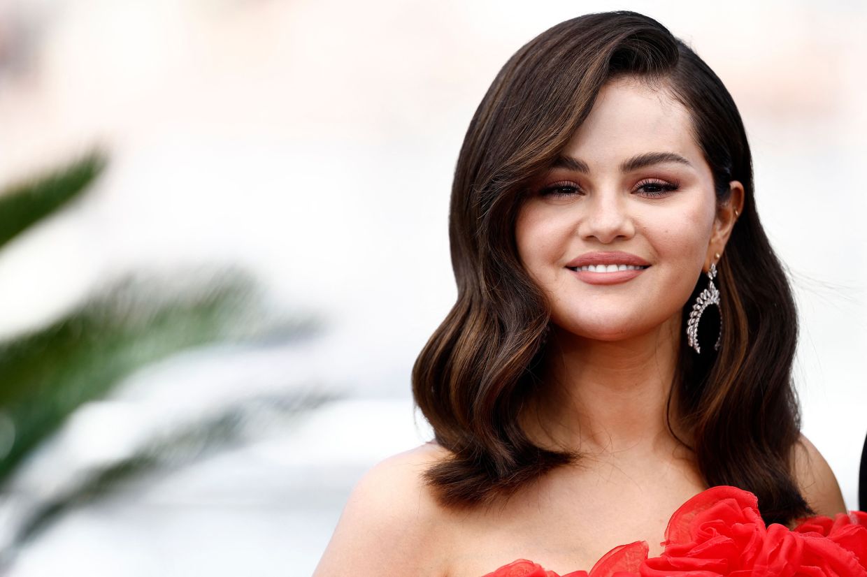 Selena Gomez says she's 'bringing back the magic' in 'Wizards Of Waverly Place' reboot