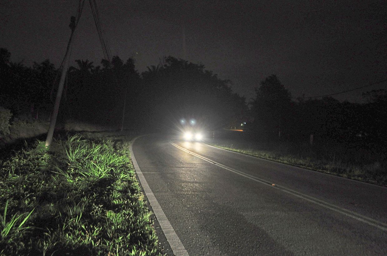 Unlit roads pose significant dangers for road users and the community at large, increasing the risk of accident. — Filepic