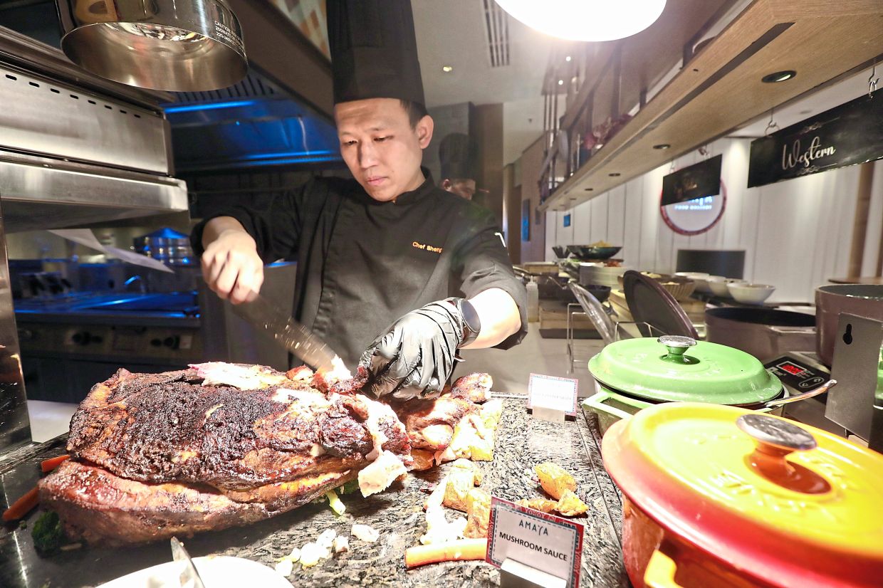 Thai tastes spice up KL buffet