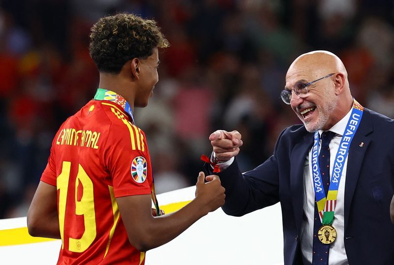 Soccer-European champions Spain have more to come, says coach De la Fuente