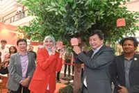 Teamaker stirs it up   for urban biodiversity