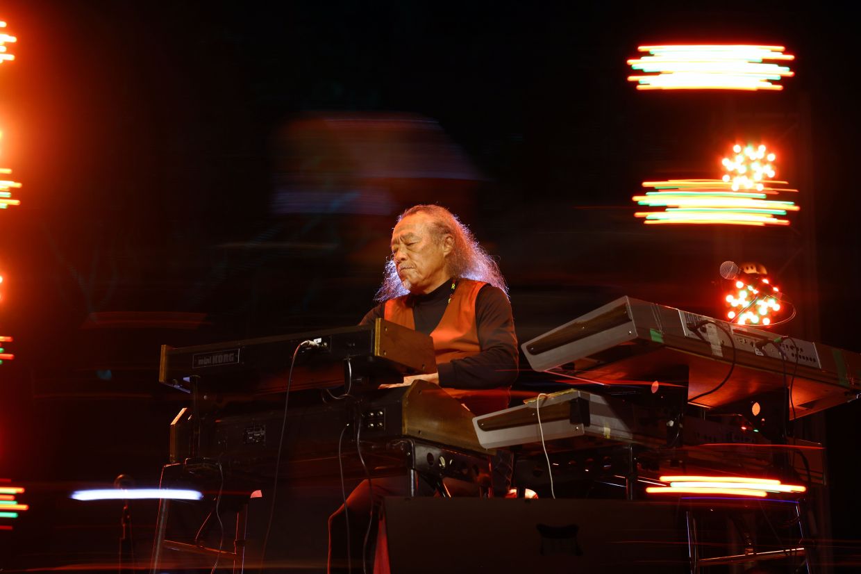 Kitaro mesmerising the audience with his nature-inspired music.