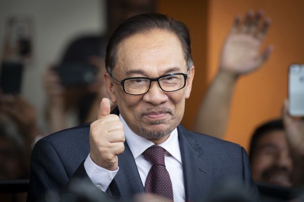 PM Anwar celebrates 77th birthday today | The Star