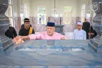 King visits Johor Royal Mausoleum to mark Hari Hol