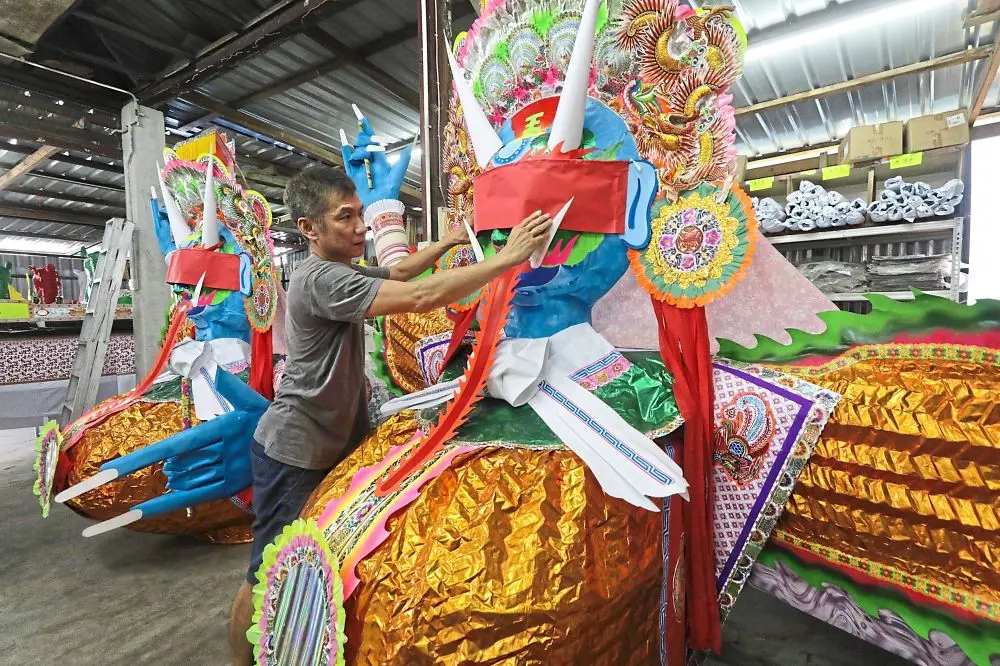 Yigitlar pul evaziga ayollarni aldab jinsiy aloqa qilishyapti.