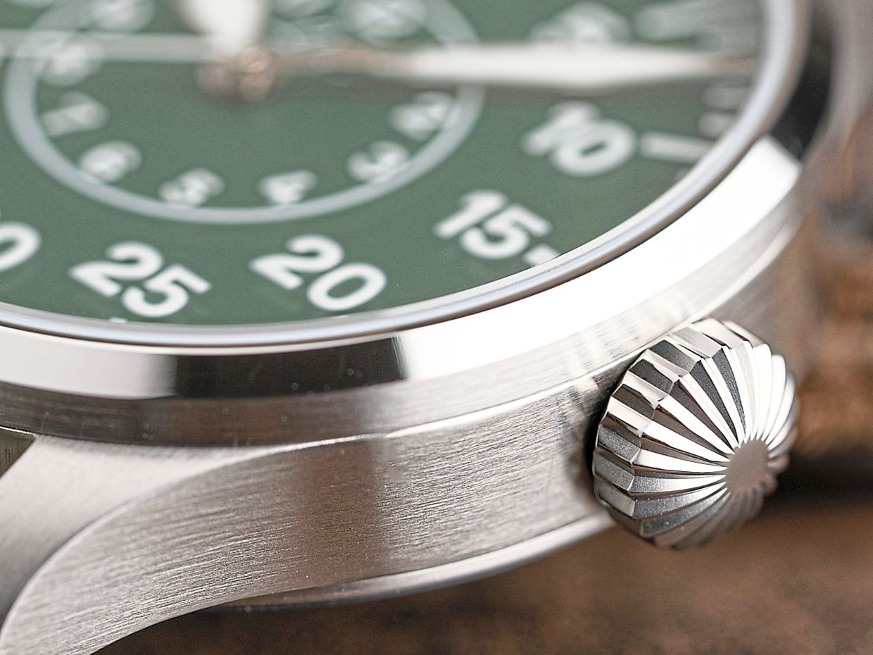 The crown detail on Laco’s summer series.