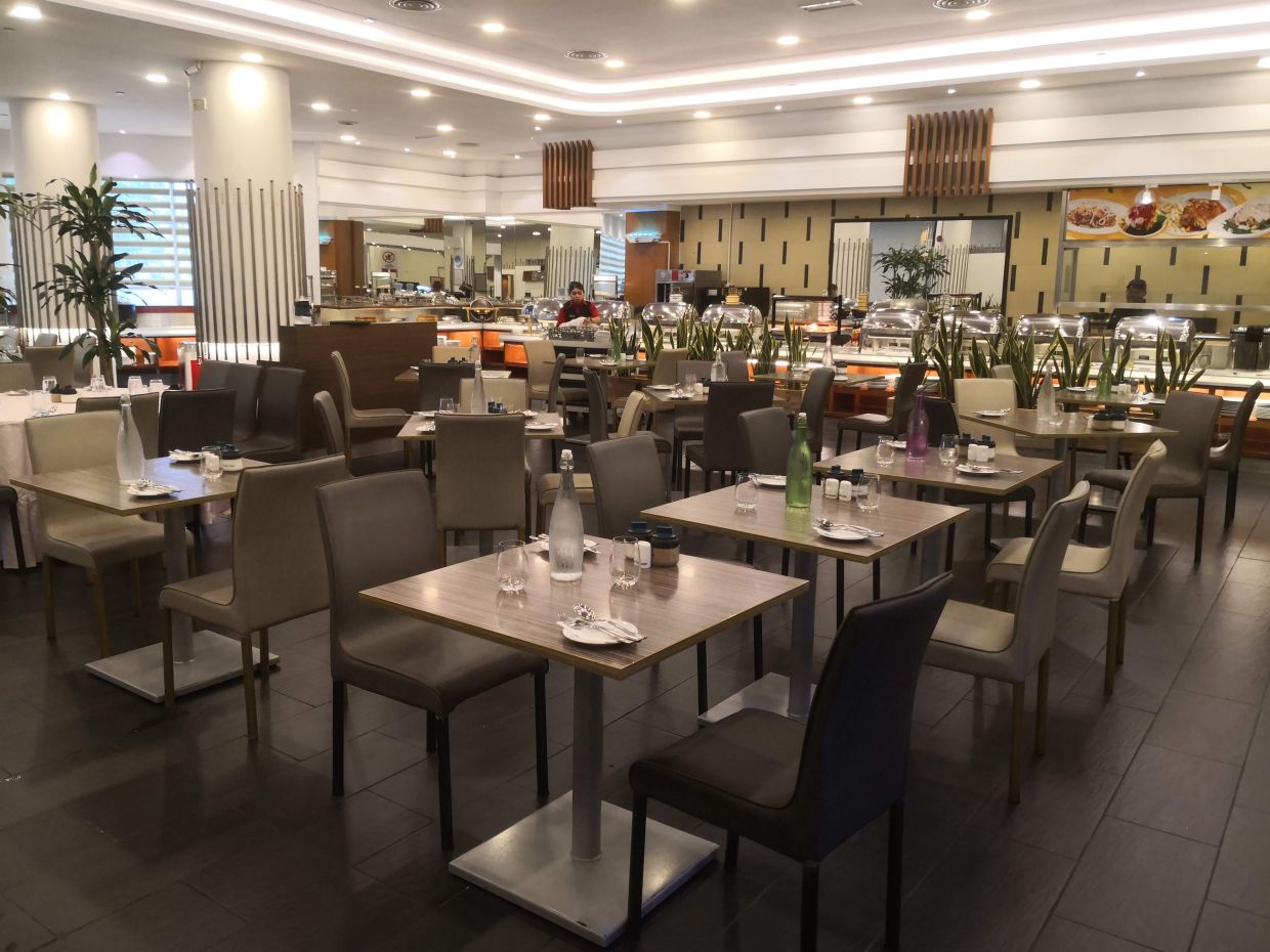 Main Street Cafe is located within Cititel Penang, one of the earliest hotels to open along Jalan Penang.