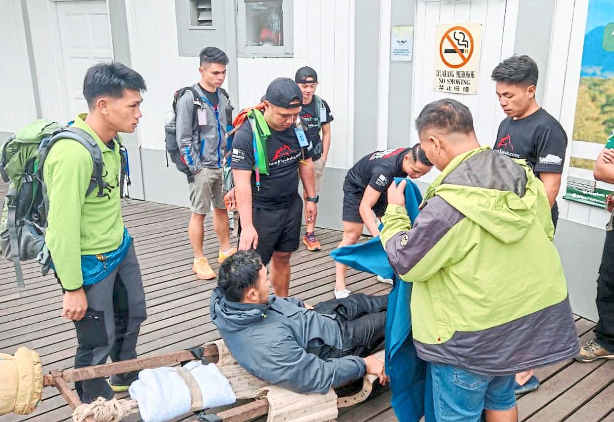 HK man rescued from Mt Kinabalu after fall