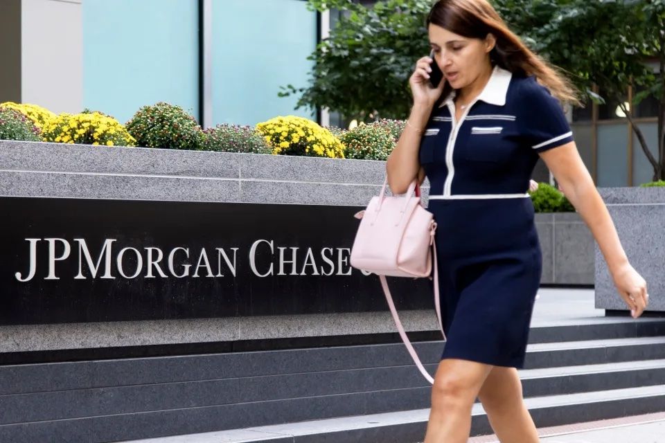 JPMorgan sells US$8bil worth of corporate bonds | The Star