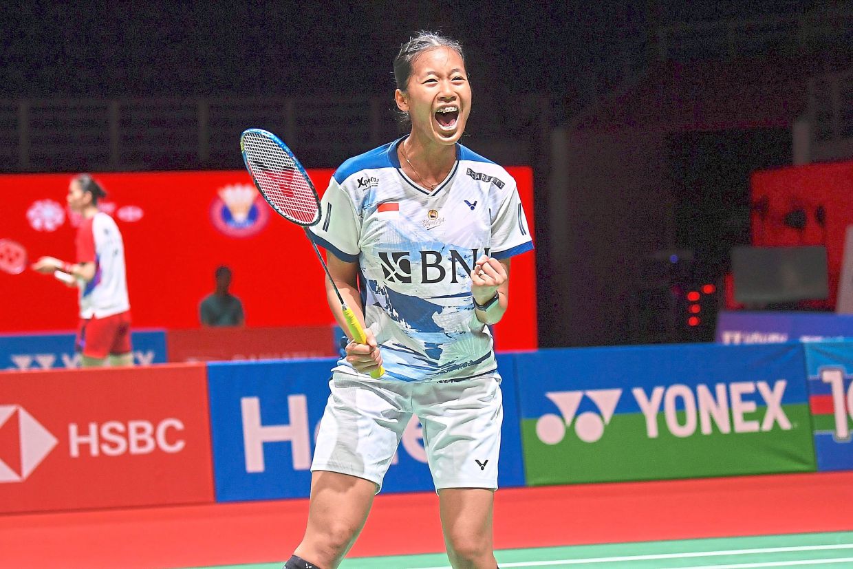 Putri wants to be the smashing queen for Indonesia, 
just like her predecessors