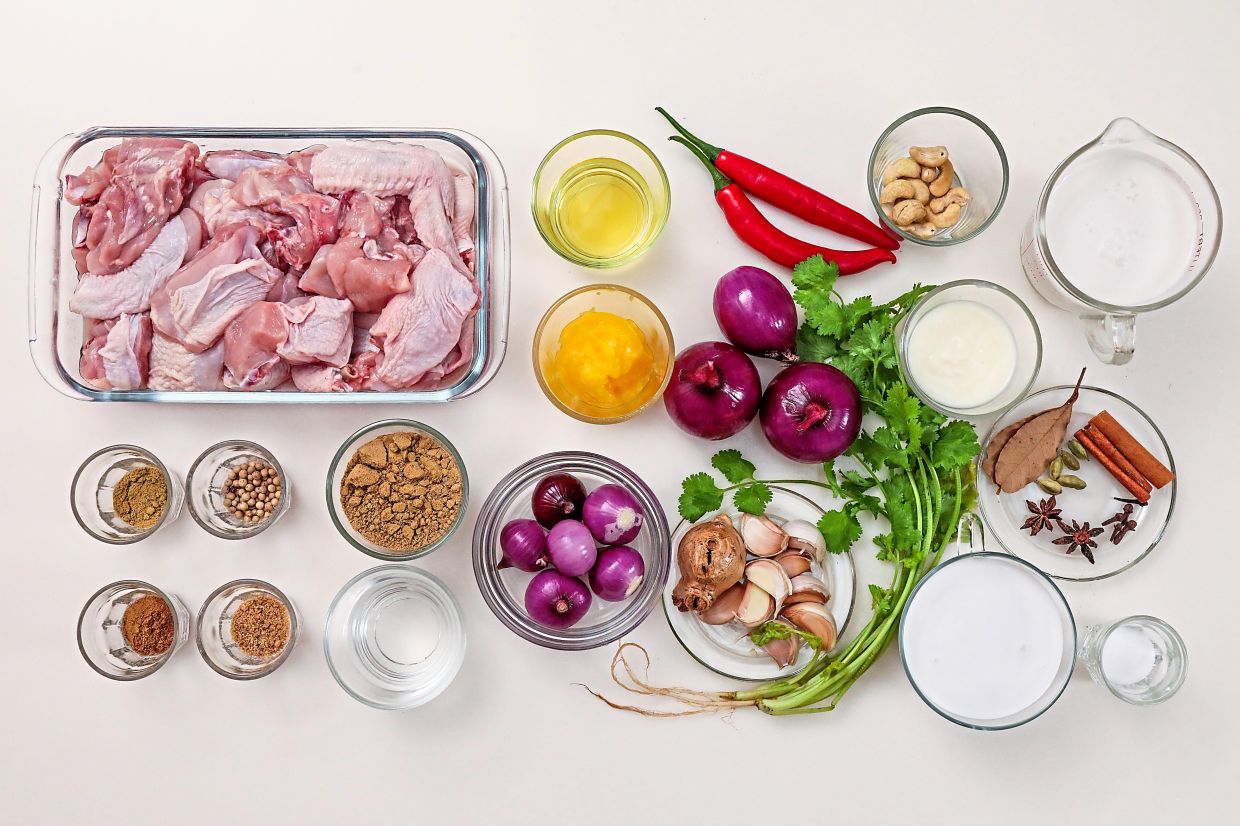 The ingredients for Chicken korma.