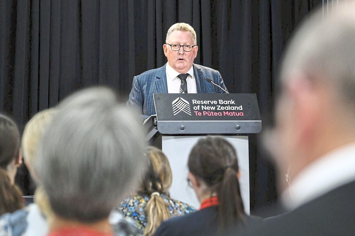 Greg Smith Rbnz RBNZ flags another big cut after second move | The Star