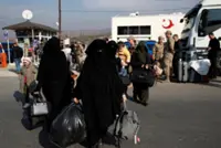 Tears and hope as Syrians return home from Turkey