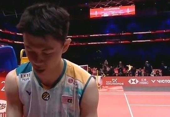 Sponsor apologises for upside-down flag on Zii Jia's jersey