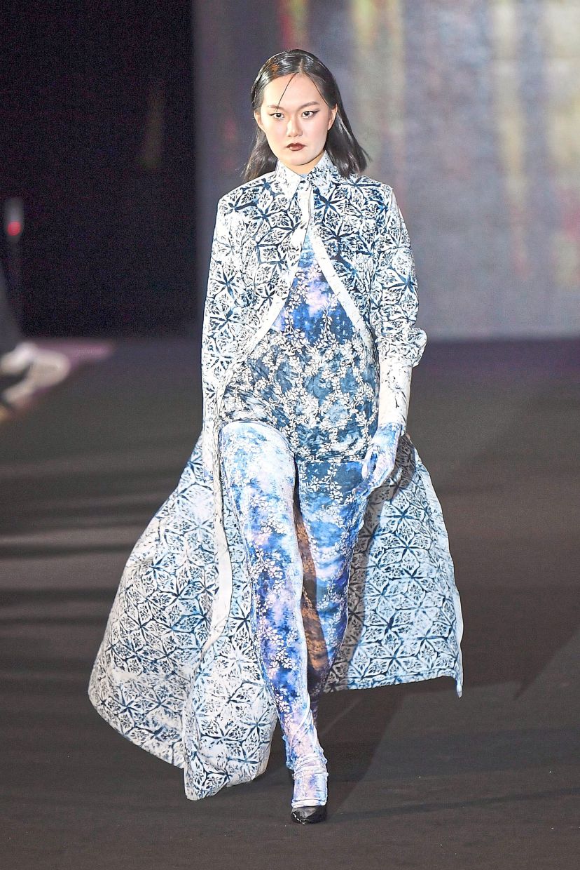 Catwalk Ruzz Gahara. — Photos: IZZRAFIQ ALIAS/The Star