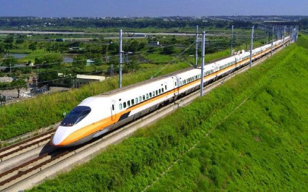 A high-speed train model between Hanoi and Vinh City in the north-central Nghe An Province. — Agencies/MoT
