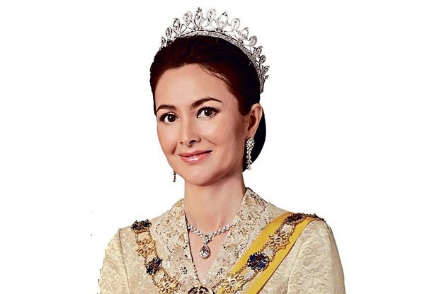 Perak Raja Azureen Raja Permaisuri Perak launches 'women in energy' book | The Star