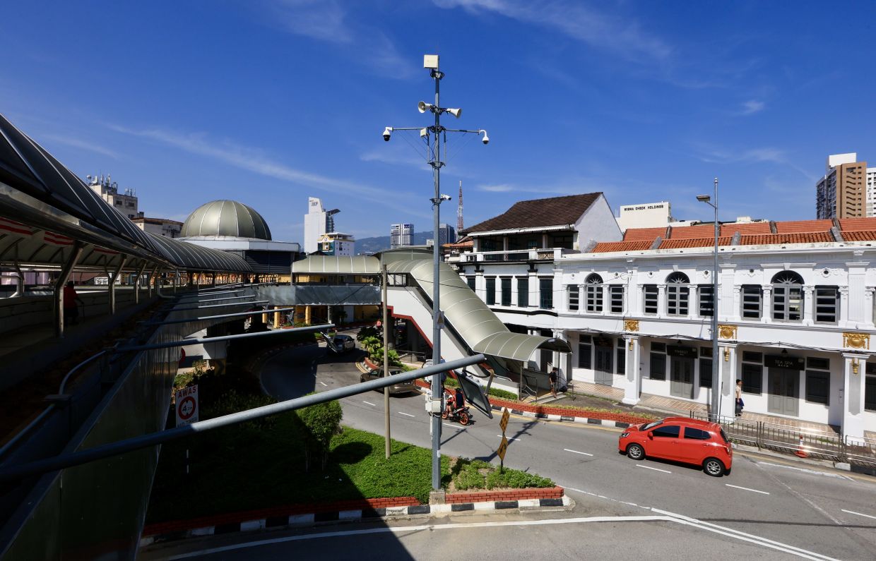 The CCTV installed in the town area giving them a full view, in George Town, Penang. (January 30, 2025) — ZHAFARAN NASIB/The Star.