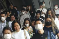 Bangkokians urged to wear facemasks as smog worsens