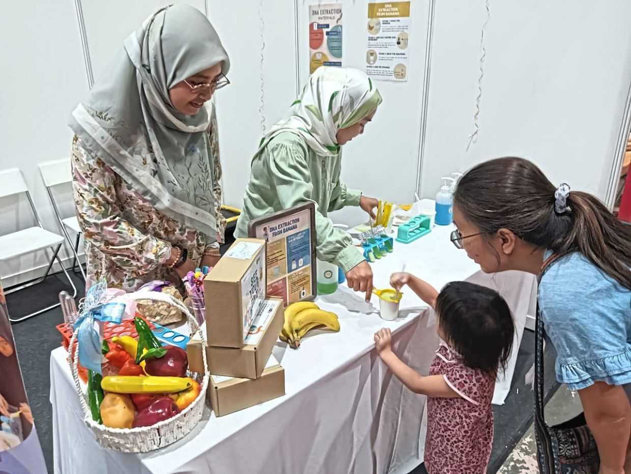 What you’re made of: The UPM booth was a hit with parents and kids.