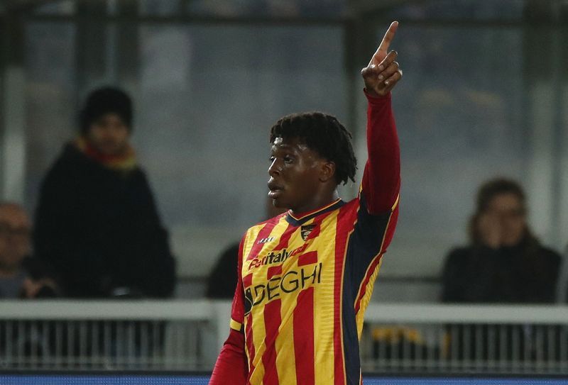 Soccer-Man United sign Danish defender Dorgu from Lecce