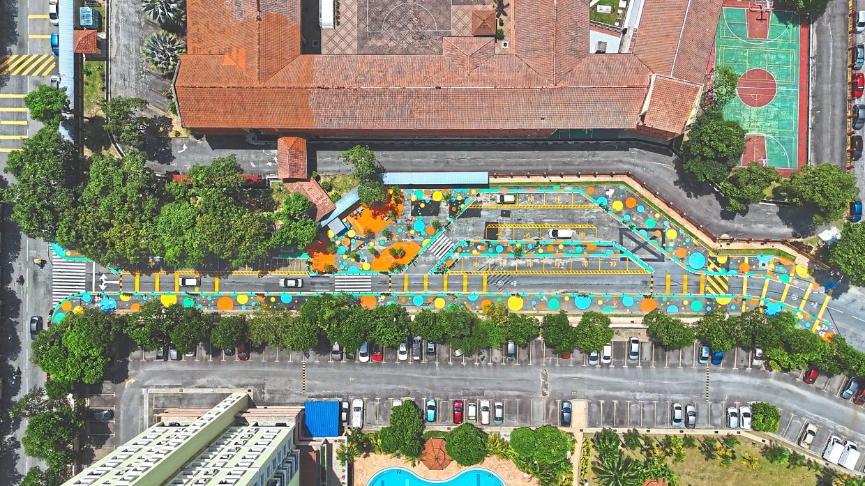 An aerial view of the area and after the road redesign was implemented at SK Danau Kota 2 in Setapak.