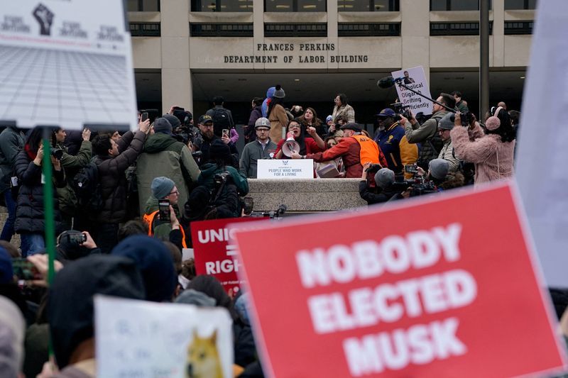 US judge blocks Trump buyout offer for government workers until at least Monday