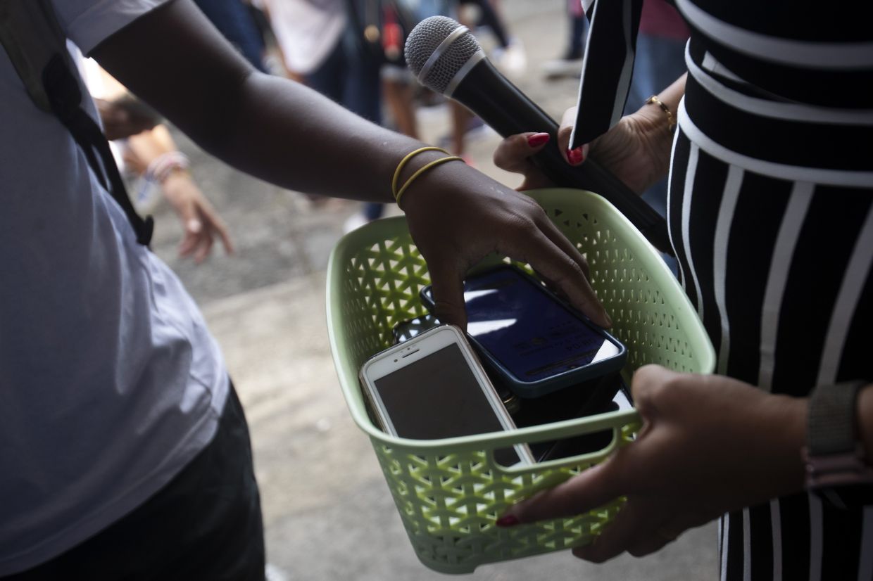 New law in Brazil is making students put away their smartphones at ...