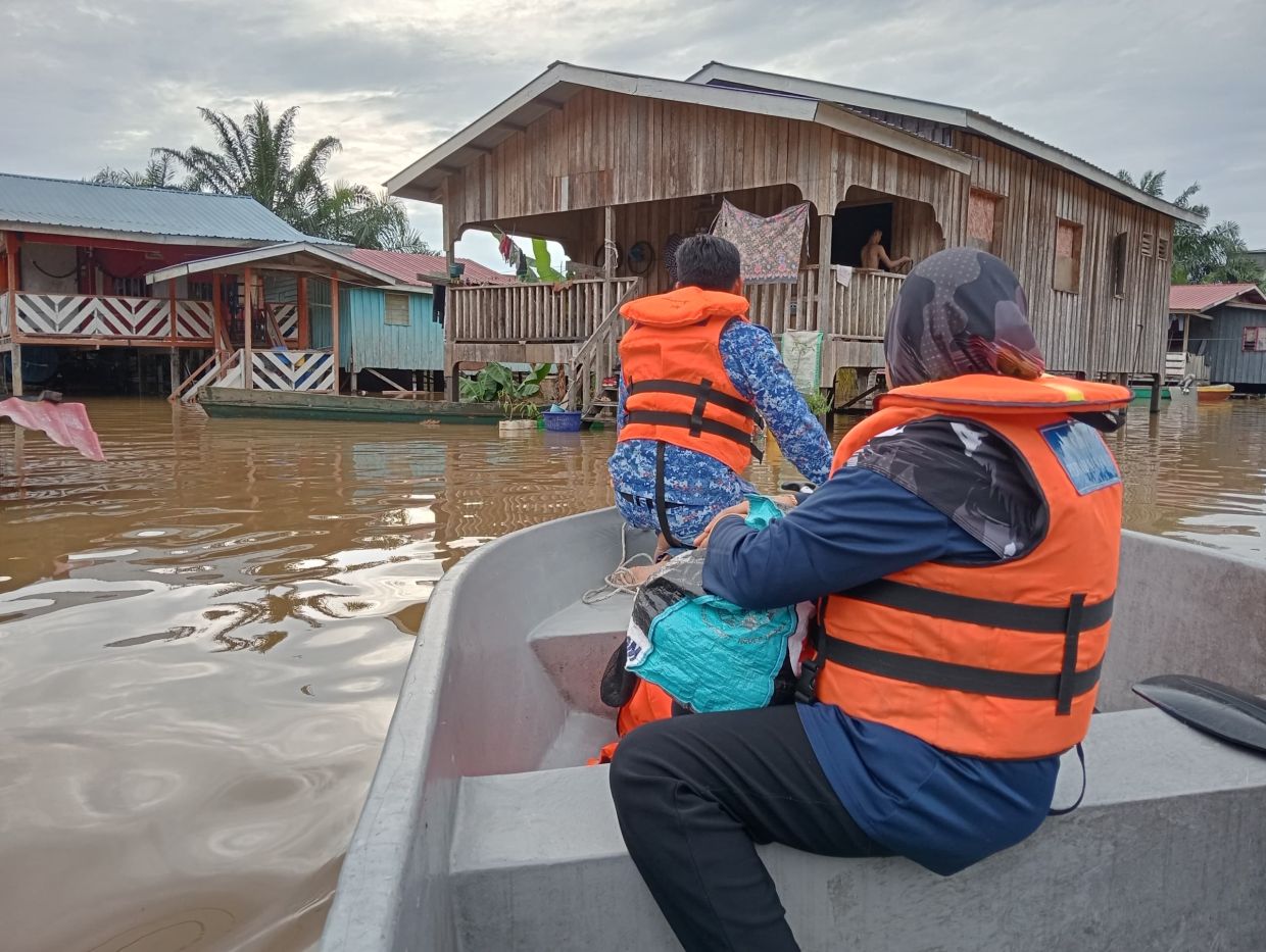 Worst flood in eight years forces 70 families to evacuate in Kinabatangan