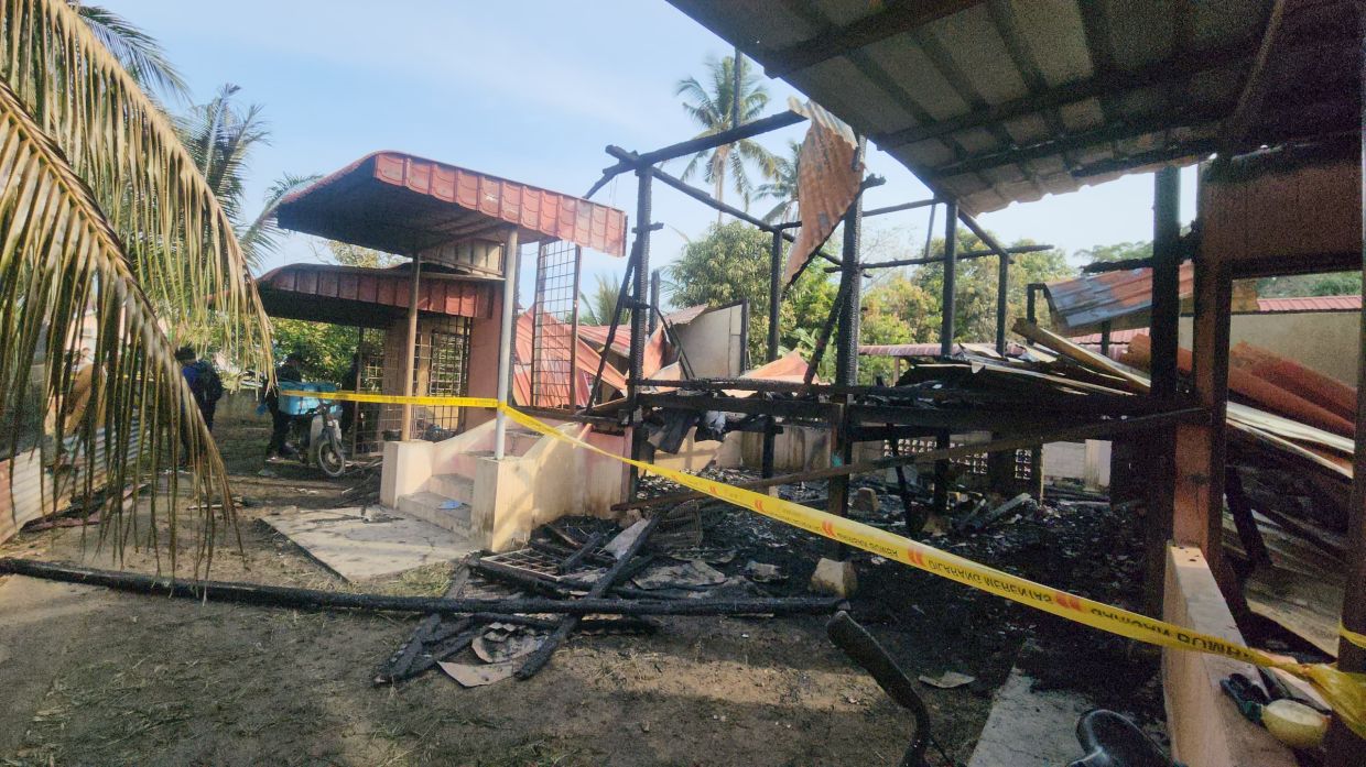 Tragic house fire claims mother and four children in Jasin | The Star