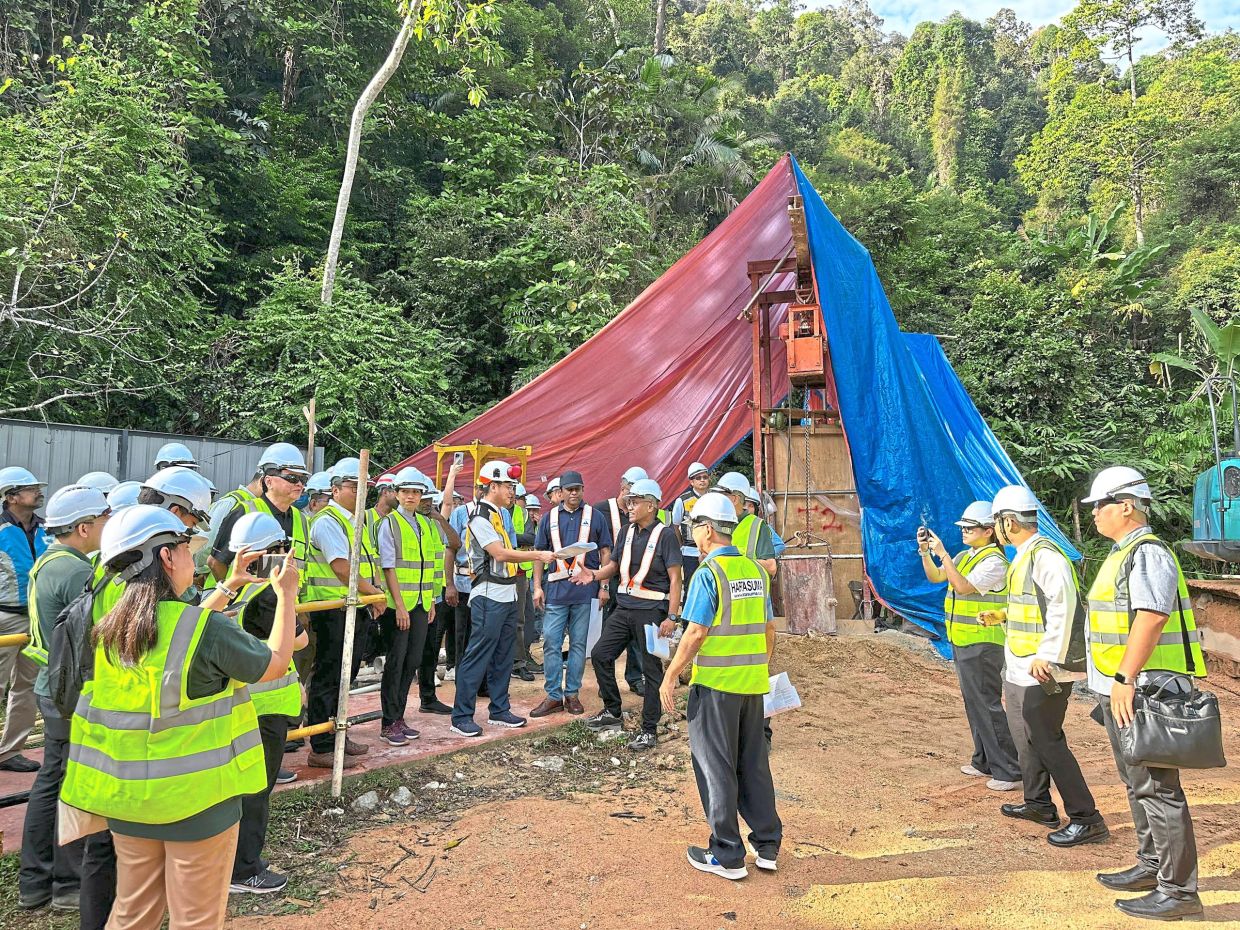 Key stakeholders visiting the Garden Station construction site.