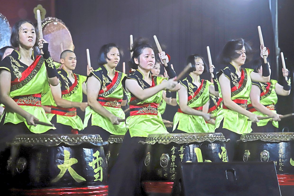 A drum performance entertaining the crowd at the Chap Goh Meh event.