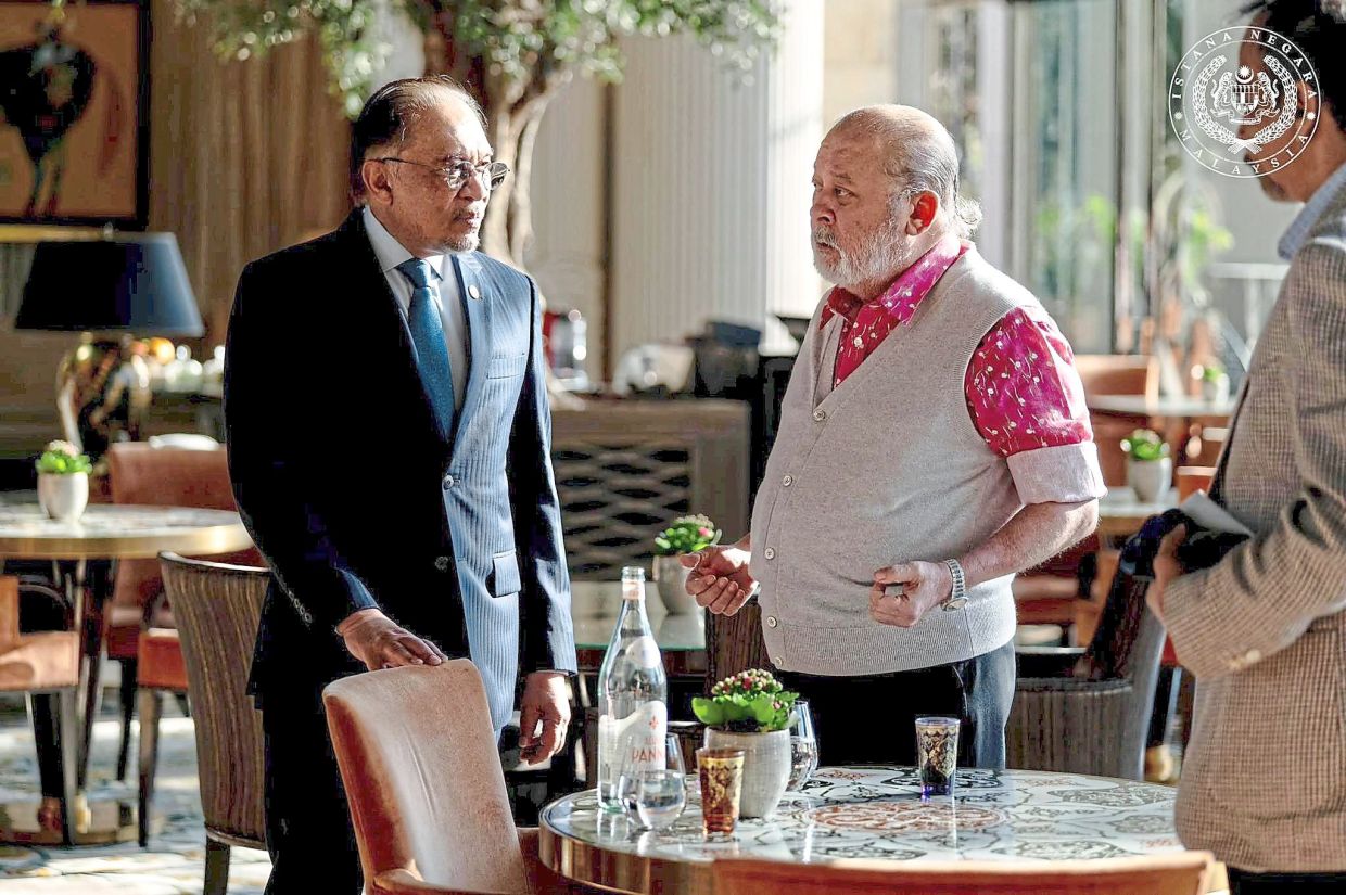 King grants audience to Anwar in Bahrain | The Star