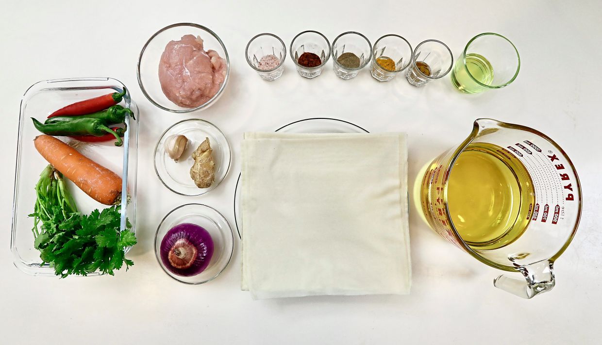 Retro Recipes: Chicken samosaSamosa is usually made with chicken or mutton, but may also be vegetarian using peas and boiled potatoes in the filling.—Low Lay Phon/The Star