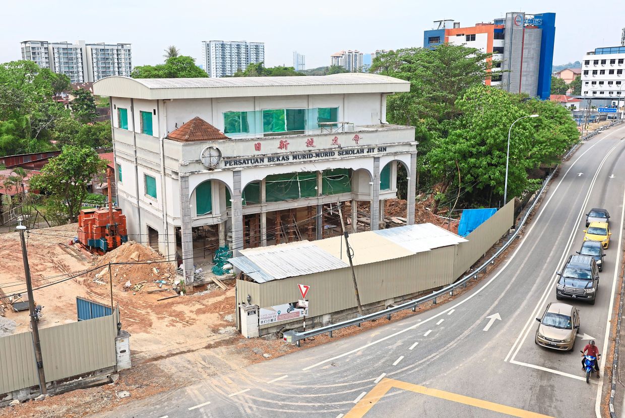 Jit Sin School Union Bukit Mertajam digital library in Jalan Sri Bukit under construction.