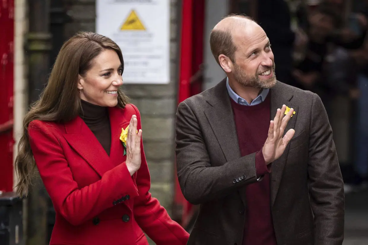 Kate Middleton brings back 2007 jacket from Prince William dating days |  The Star