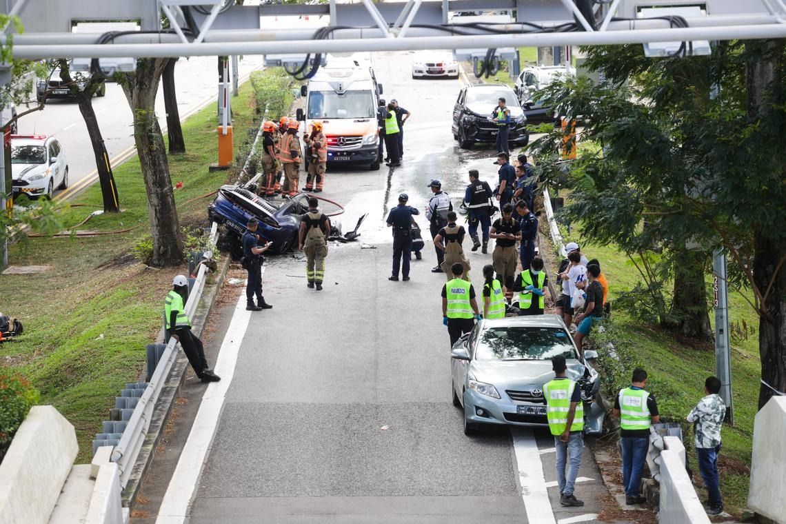 The fiery accident is the latest in a spate of traffic combustions in recent weeks. -- PHOTO: LIANHE ZAOBAO