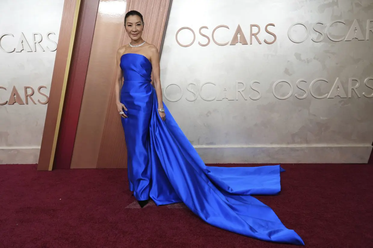 2025 Oscars fashion: Michelle Yeoh in striking blue, Blackpink's Lisa suits  up | The Star