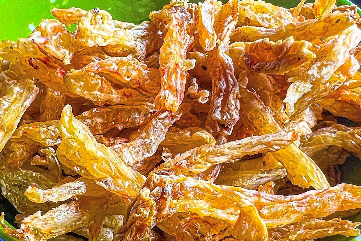 A plate of freshly prepared ‘sesar unjur’.