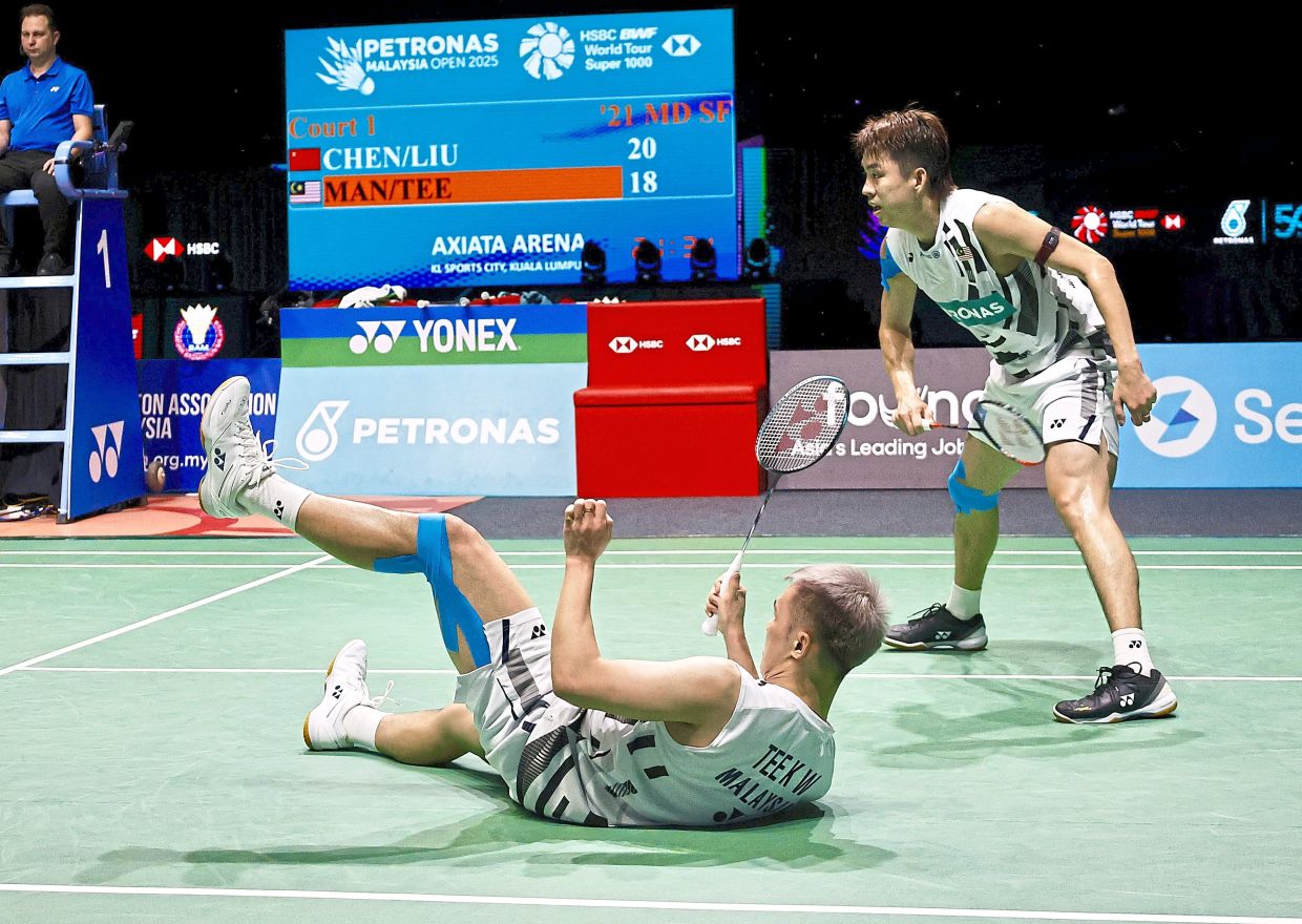 Trip-up at first hurdle: Man Wei Chong-Tee Kai Wun also suffered a first-round setback when they lost to South Korea’s Kim Won-ho-Seo Seung-jae.
