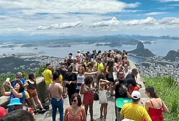 3201136 Malaysian Entrepreneurs Pioneering Halal Tourism in New Zealand