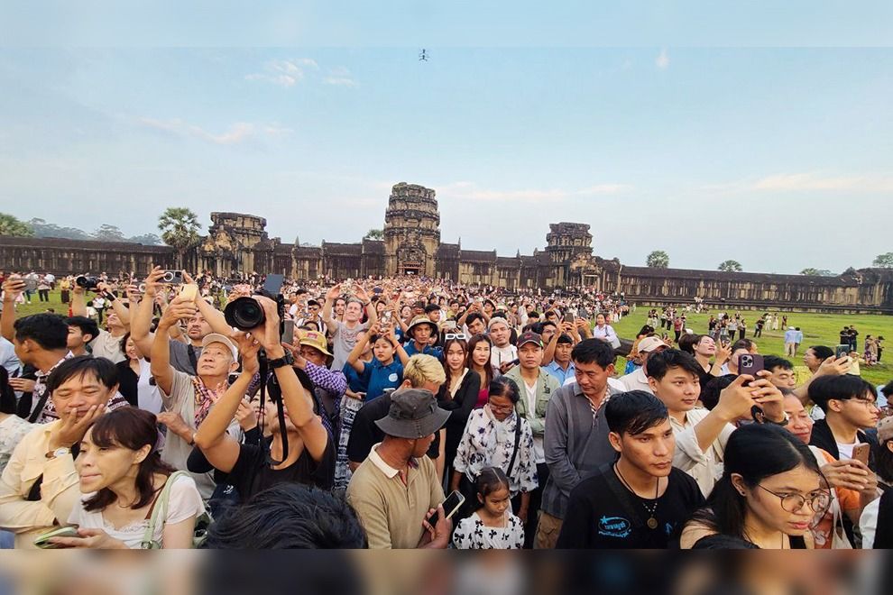 The autumn equinox of September 21-23, 2024, drew 38,236 wowed guests. - Photo: Hong Raksmey