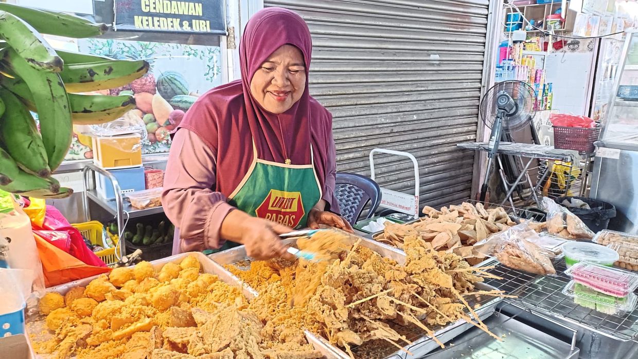 Rasidah says she does not want to burden her customers.