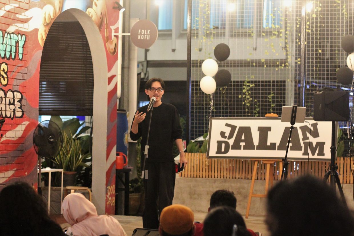 Sabahan spoken word artiste Jeremy Chong performing at a community poetry event, organised by Jalan Dalam. Photo: Handout