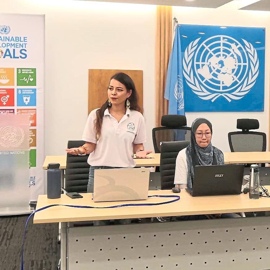 Winning submission: De la Harpe presenting the ‘Dive and Build’ initiative during the UNDP competition.