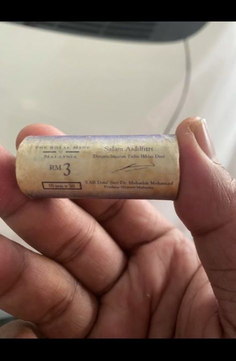 Syamil's duit raya from former Prime Minister Tun Dr Mahathir which he received 29 years ago. — syamil.shuib/TikTok