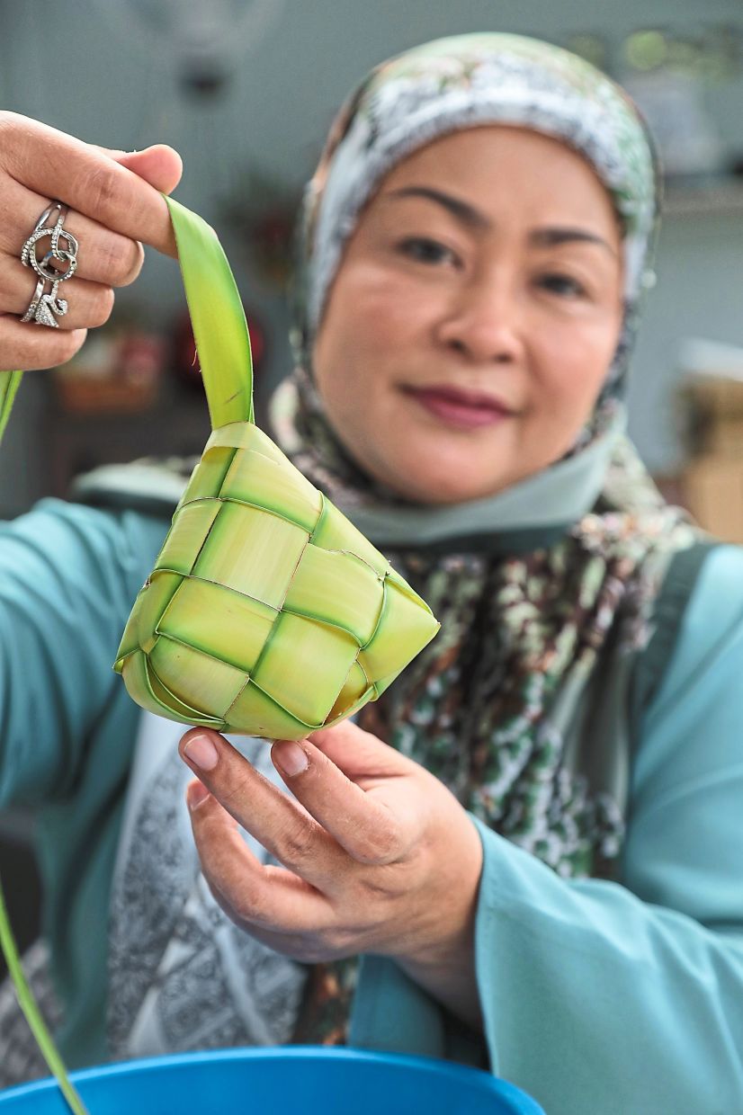 Ketupat weaving is more than just a skill; it’s a tradition and cultural heritage passed down through generations.