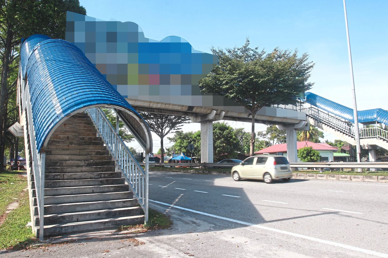 The pedestrian bridge on Jalan Sultan Azlan Shah Utara in Ipoh.